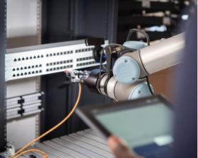 Zusammenarbeit Cobot und Menschen
